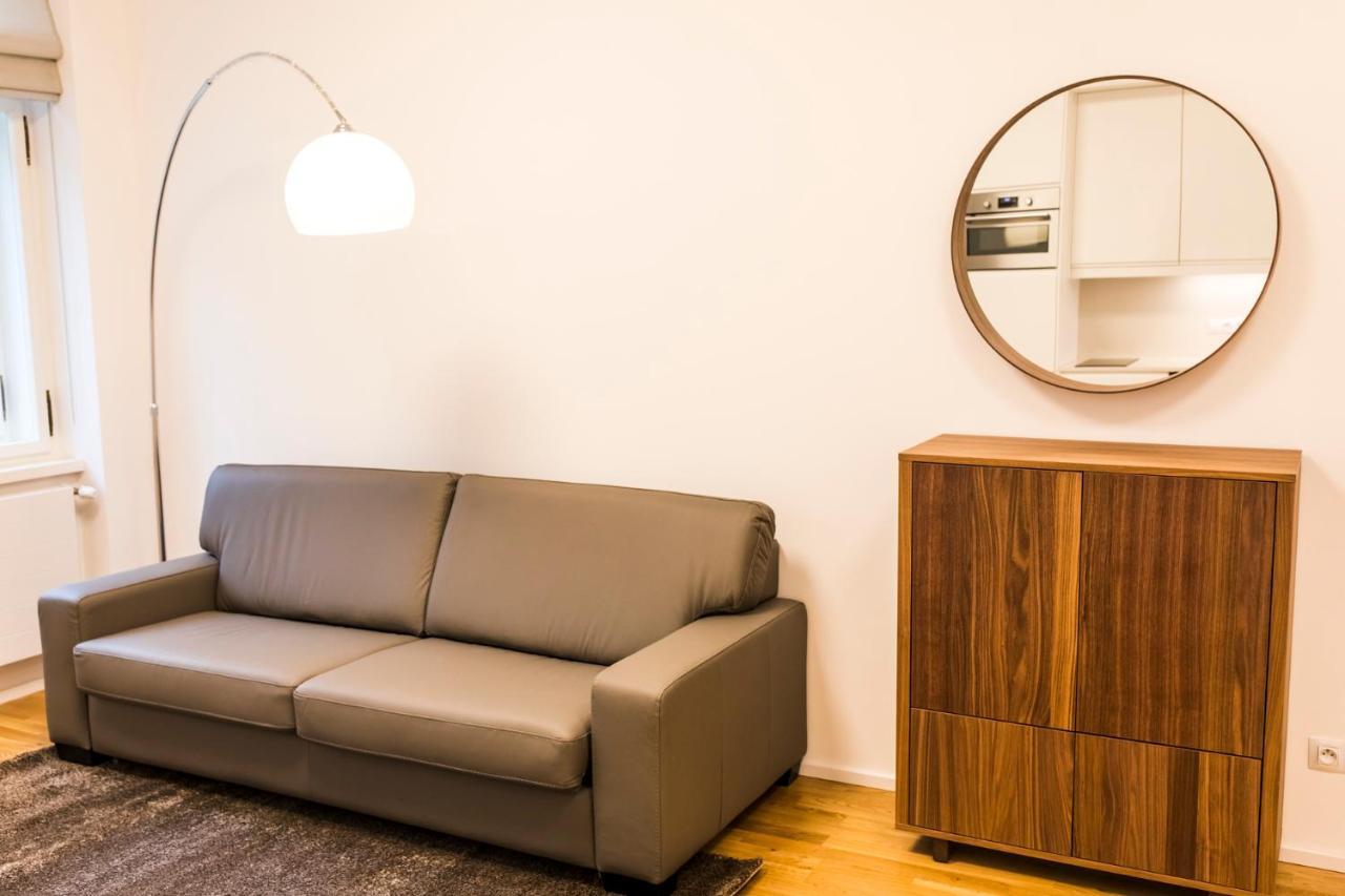Residence "Gregorius" Прага Екстериор снимка